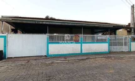 Casa ampla de alvenaria com ponto comercial ramo Oficina Mecânica