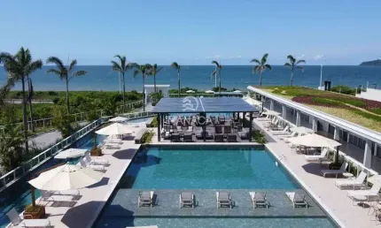 Apartamento de frente para o mar, totalmente mobilado