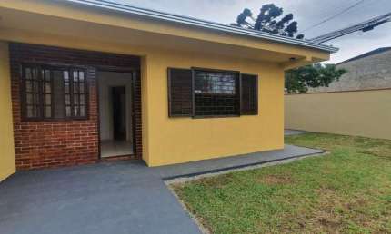 Casa com 3 quartos para alugar na Rua Porecatu, 250, Emiliano Perneta, Pinhais