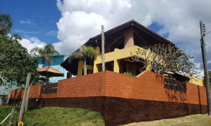 Casa com 4 dormitórios à venda, 250 m² por R$ 2.950.000,00 - Itacolomi - Balneár