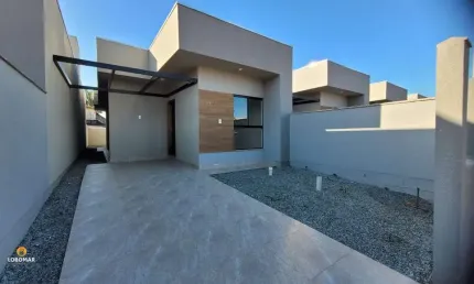 Casa, 2 dormitórios, sendo 1 suíte à venda, 58 m² por R$ 300.000 - Vila Nova - B