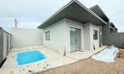 Casa de esquina com Piscina na praia de Itajuba, na cidade de Barra Velha/SC