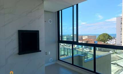 Apartamento à apenas 100m do mar, no Residencial Turquesa! Centro de Balneário P