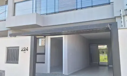 Sobrado de 3 dormtórios 1 suítes mais 2 demi-suíte; vaga para 2 carros, a 400 me