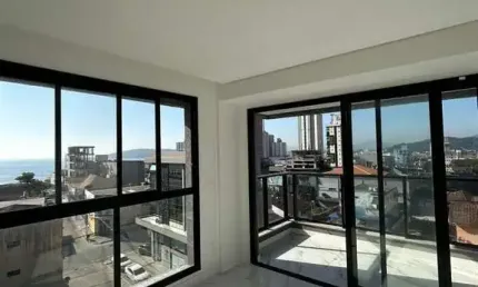 Apartamento vista mar, 03 dormitórios, no centro de balneário piçarras sc! à ven