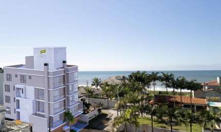 Apartamento quadra mar, com vista doo mar, 2 suítes. no Itacolomi, em Balneário