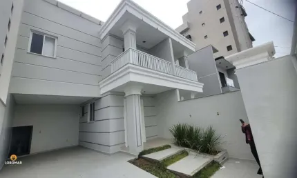 Sobrado com 03 suítes, á apenas 250m do mar, em Itajuba Barra Velha SC!