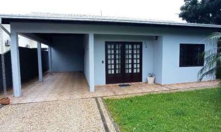 Casa, piscina, 3 dormitórios, sendo 1 suíte à venda, 100 m² por R$ 650.000 - Cen