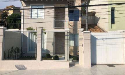 Casa com 4 quartos à venda no Jardim Belvedere, Volta Redonda  por R$ 1.165.000