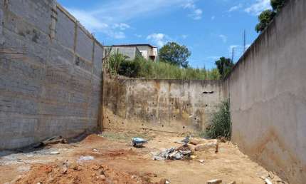Terreno à venda no Parque das Garças, Volta Redonda  por R$ 150.000