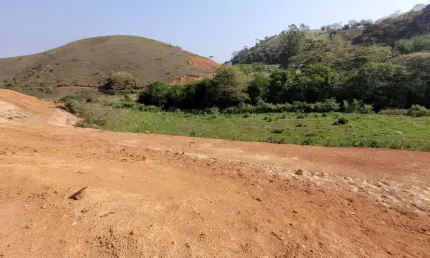 Terreno à venda no Santa Rita do Zarur, Volta Redonda  por R$ 150.000