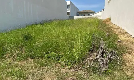 Terreno à venda no Jardim Amália, Volta Redonda  por R$ 420.000