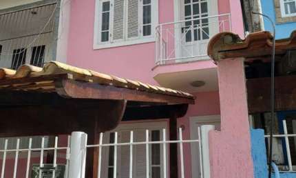 Casa com 2 quartos à venda no Sam Remo, Volta Redonda  por R$ 360.000