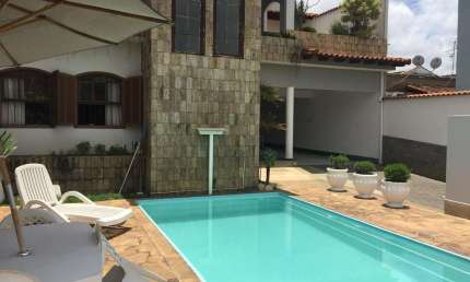 Casa com 5 quartos à venda no Niterói, Volta Redonda  por R$ 2.450.000