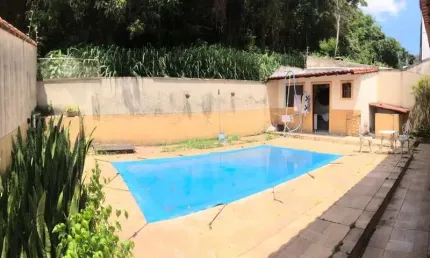 Casa com 4 quartos à venda no Sessenta, Volta Redonda  por R$ 950.000