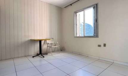 Apartamento com 1 Quarto e 1 banheiro à Venda, 48 m²