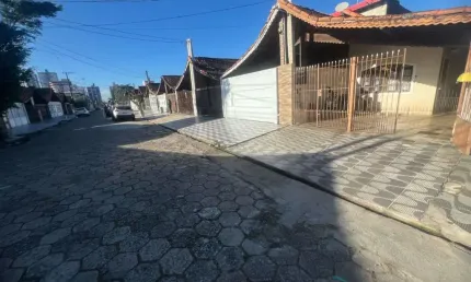 Casa com 2 quartos para alugar no Balneário Maracanã, Praia Grande 
