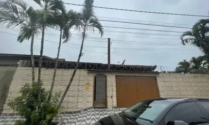 Casa Geminada locação– 2 Dormitórios, Piscina e Churrasqueira