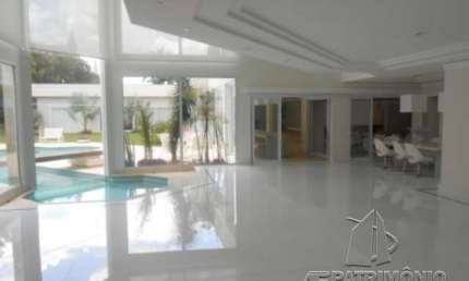 CASA EM CONDOMINIO, 6 Dormitório(s) Bairro Barreirinho