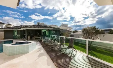 CASA EM CONDOMINIO,4 Dormitorio(s) bairro Cajuru do Sul VILLA VERONA