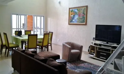 Casa em condominio,5 dormitorio(s) bairro odim antão jardim portugal