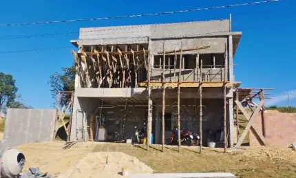 CASA EM CONDOMINIO, 2 Dormitório(s) Bairro Colegio Velho