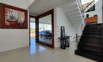 CASA EM CONDOMINIO, 4 Dormitório(s) Bairro Barreirinho