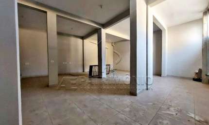 Sala comercial para alugar na Sílvio Piccinato, 8, Vila Domingues, Votorantim