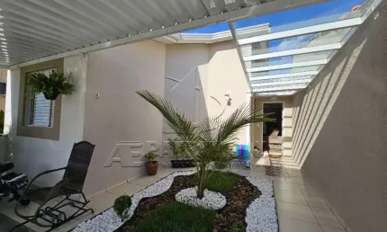 Casa em condomínio na zona Norte com 2 dormitórios.