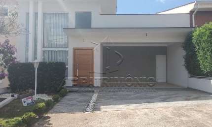 CASA TERREA VILLAGIO MILANO COM 3 QUARTOS SENDO TODOS SUITES