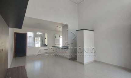 CASA TERREA VILLAGIO MILANO COM 3 QUARTOS SENDO TODOS SUITES
