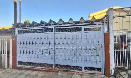 Casa na Vila Assis com 3 dormitórios sendo 1 suíte.