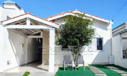 CASA TERREA VILLAGIO DI LUCCA COM 3 QUARTOS SENDO 1 SUITE