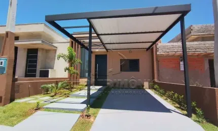 Casa em condomínio com 3 dormitórios, 2 sendo suíte.