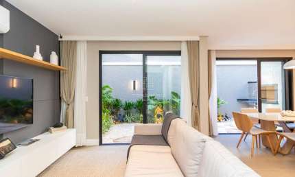 Casa em condomínio fechado com 4 quartos à venda na Rua Cristiano Strobel, Xaxim, Curitiba, 175 m2 por R$ 1.290.000