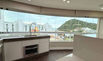 APARTAMENTO PORTO MADEIRO - VISTA PARCIAL DO MAR, PRAIA BRAVA - ITAJAÍ