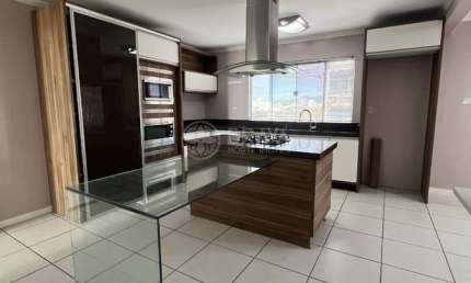 Casa com 3 quartos para alugar na Rua José Pereira Liberato, São João, Itajaí