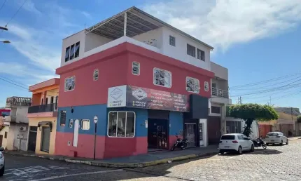 Prédio Comercial para Venda em Tatuí, Centro, 6 dormitórios, 1 suíte, 7 banheiros