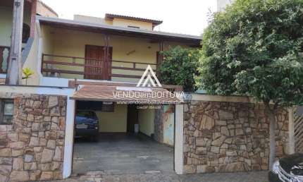 Casa para Venda em Boituva, Centro, 3 dormitórios, 1 suíte, 3 banheiros, 2 vagas