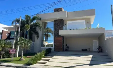 Casa 4 Quartos Suíte Master Alto Padrão em Condomínio
