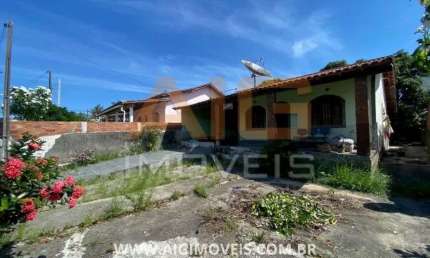 Casa 2 Quartos Quintal Espaço Para Piscina e Churrasqueira