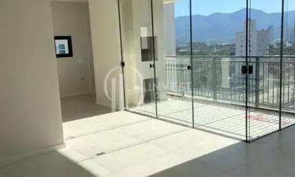 Apartamento Ótima posiÇÃo solar, Meia Praia, Itapema - SC