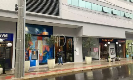 Sala comercial para alugar na Rua 232/234, 485, Meia Praia, Itapema
