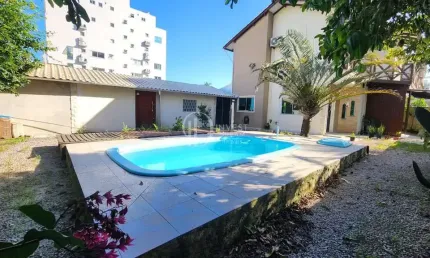 Casa comercial com piscina , Pereque, Porto Belo - SC
