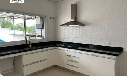 Linda Casa á venda no Condomínio Vale das Águas - Bragança Paulista SP