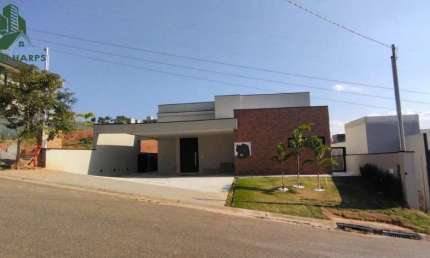 Belíssima Casa térrea no Condomínio Terras de Santa Cruz - Bragança PTA.