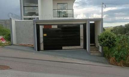 Maravilhoso Sobrado a venda! Residencial Villa Verde - Bragança Paulista SP