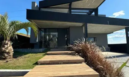 Linda Casa térrea á venda! Condomínio Terras de Santa Cruz - Bragança Pauli