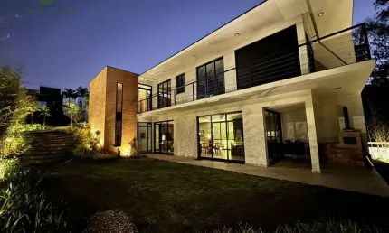 Linda casa p/ Locação e Venda ! Cond. Portal Bragança - Bragança Paulista.