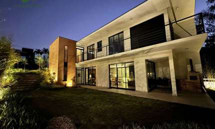 Linda casa p/ Locação e Venda ! Cond. Portal Bragança - Bragança Paulista.